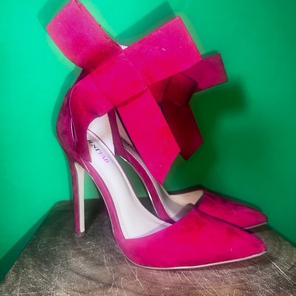 JustFab Red Bow Heel - Picture 2 of 9